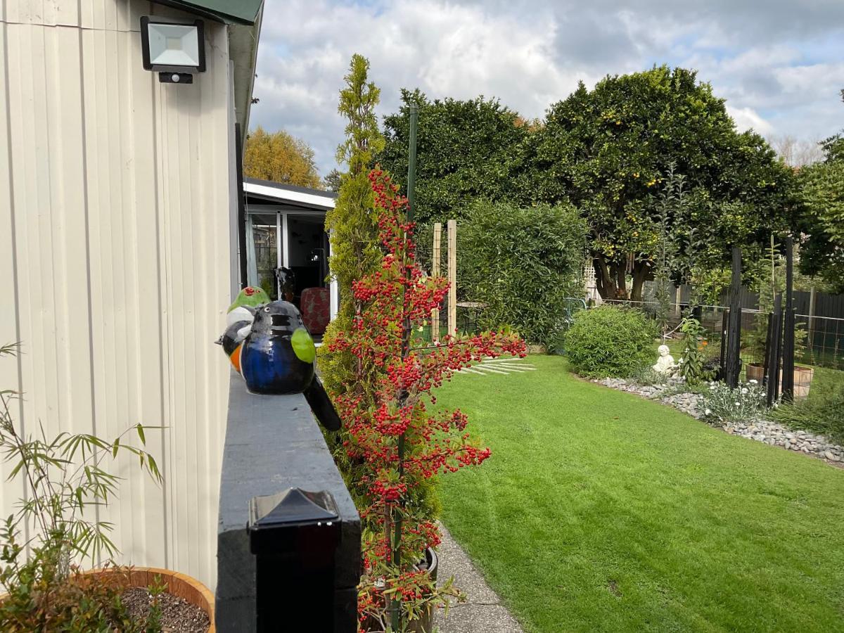 Orange Tree Cottage - Garden Hideaway Whanganui Bagian luar foto