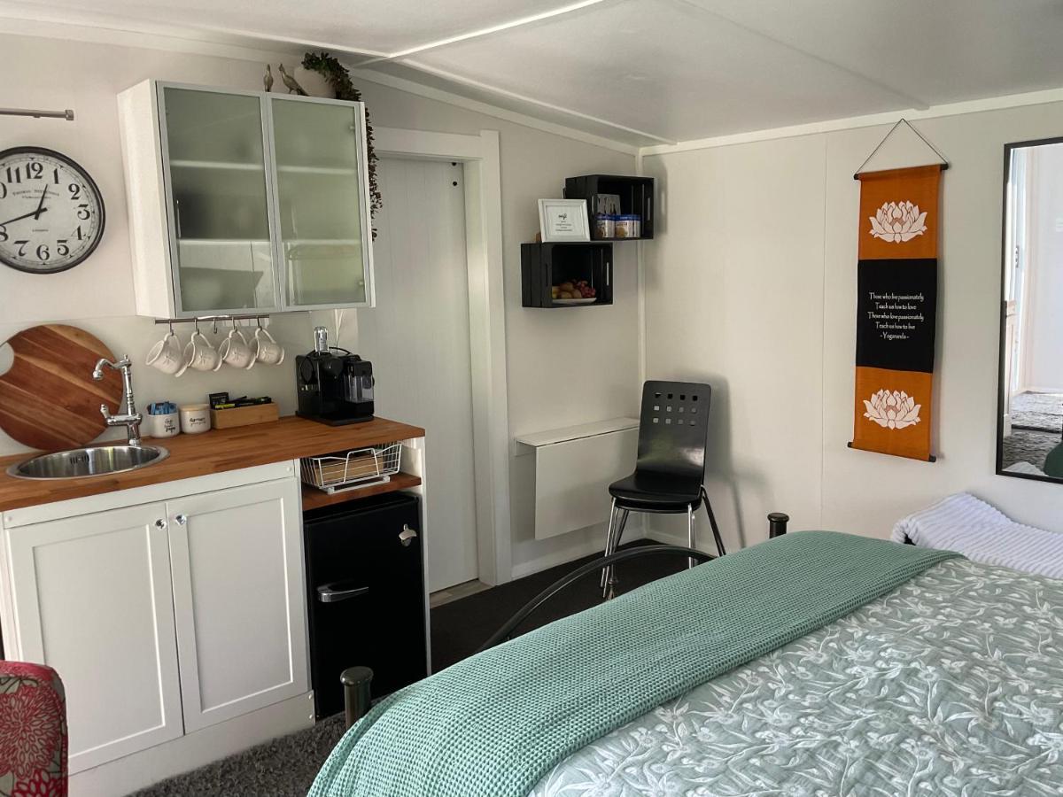 Orange Tree Cottage - Garden Hideaway Whanganui Bagian luar foto