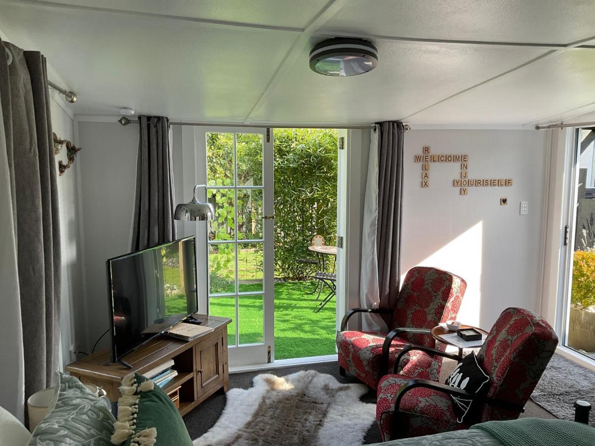 Orange Tree Cottage - Garden Hideaway Whanganui Bagian luar foto