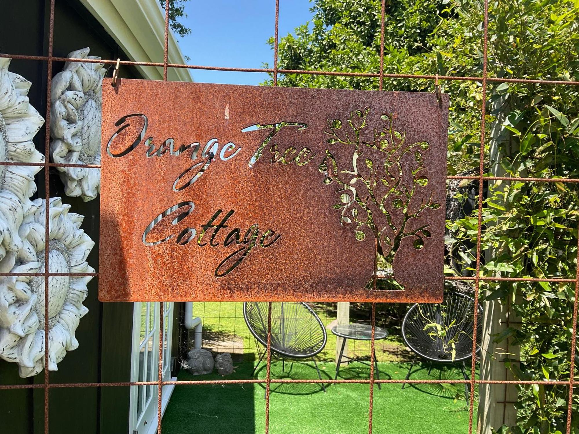 Orange Tree Cottage - Garden Hideaway Whanganui Bagian luar foto